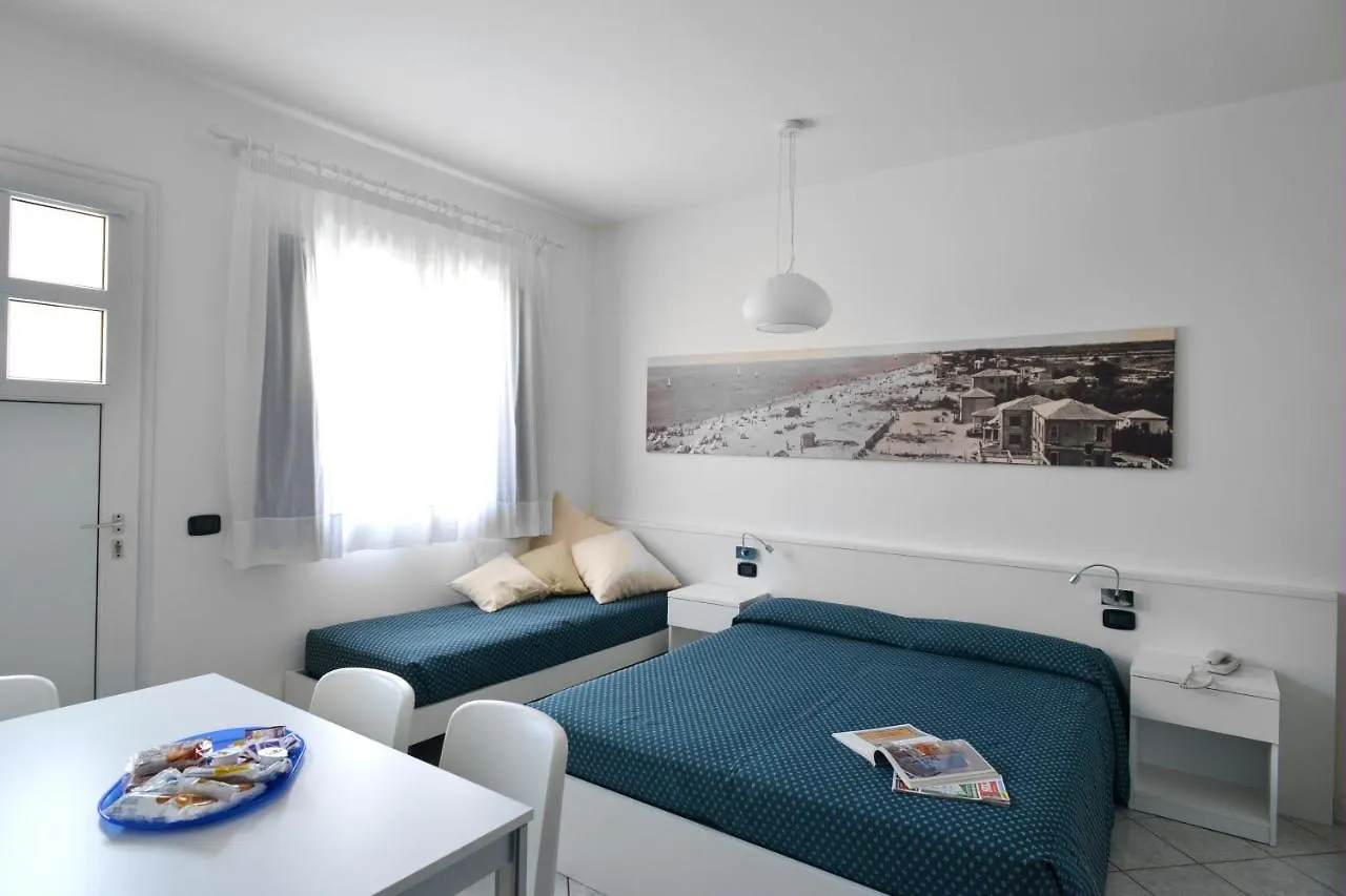 Hotel & Residence Progresso Lido di Jesolo 3*,  Italy